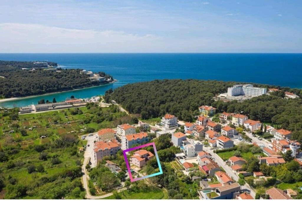 Apartment Zorika Near The Beach Pula Exteriör bild